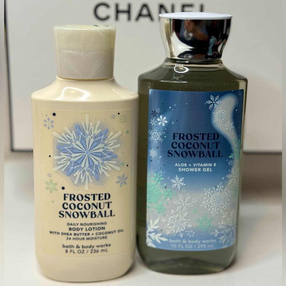 NWT 2 Discontinued FROSTED COCONUT SNOWBALL B&BW Set